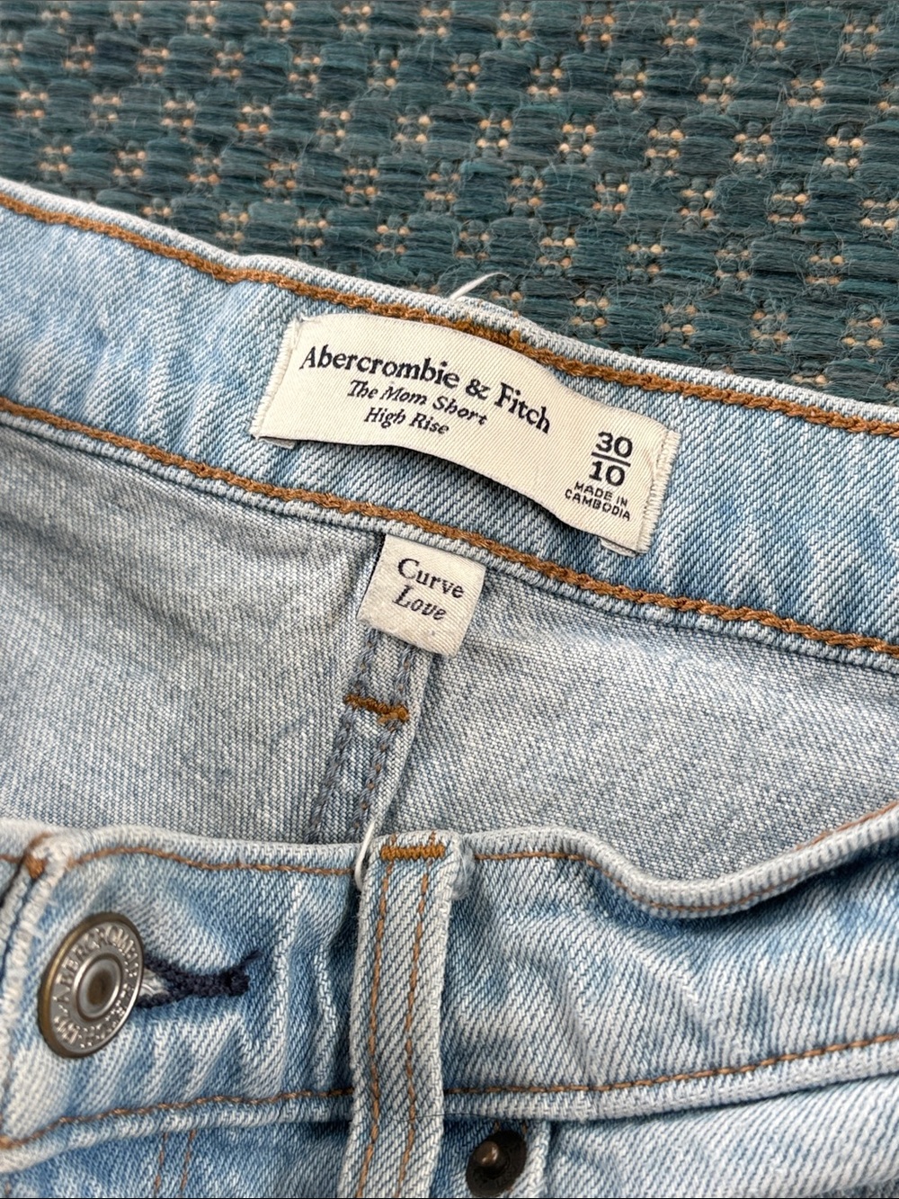 Abercrombie & Fitch Mom Shorts - Picture 6 of 6
